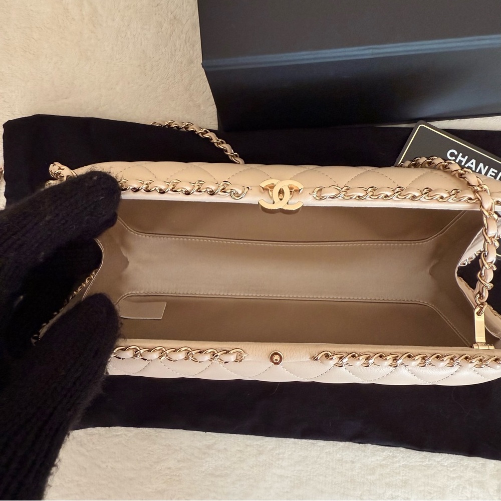 CHANEL Beige Quilted Evening Bag - Picture 6 of 13